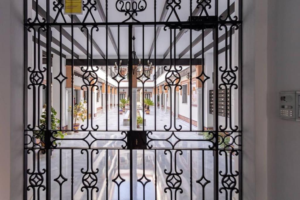 Jdcbl - Peaceful Wonderful Apartment In City Center セビリア エクステリア 写真