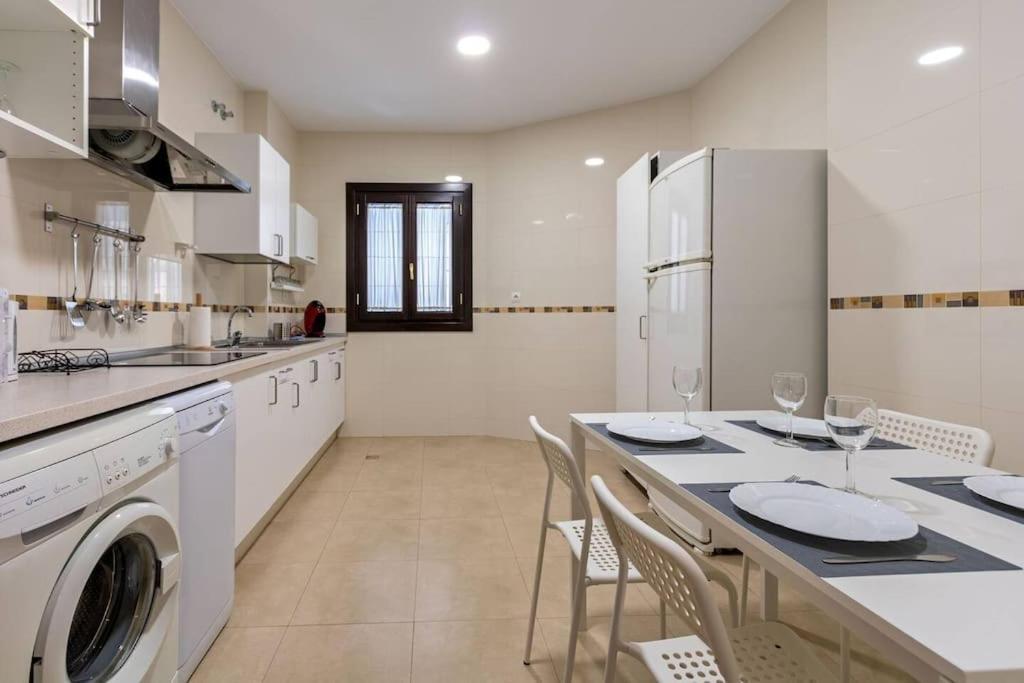 Jdcbl - Peaceful Wonderful Apartment In City Center セビリア エクステリア 写真